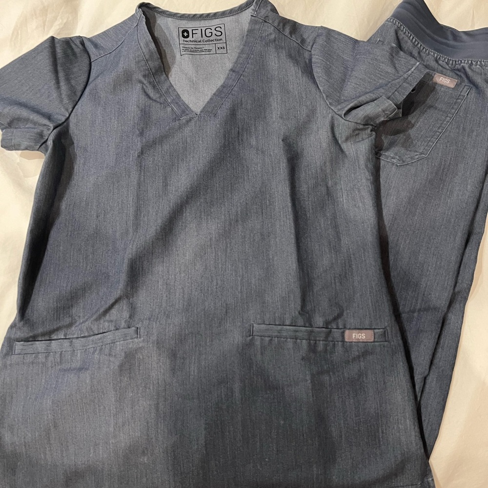 Figs scrubs